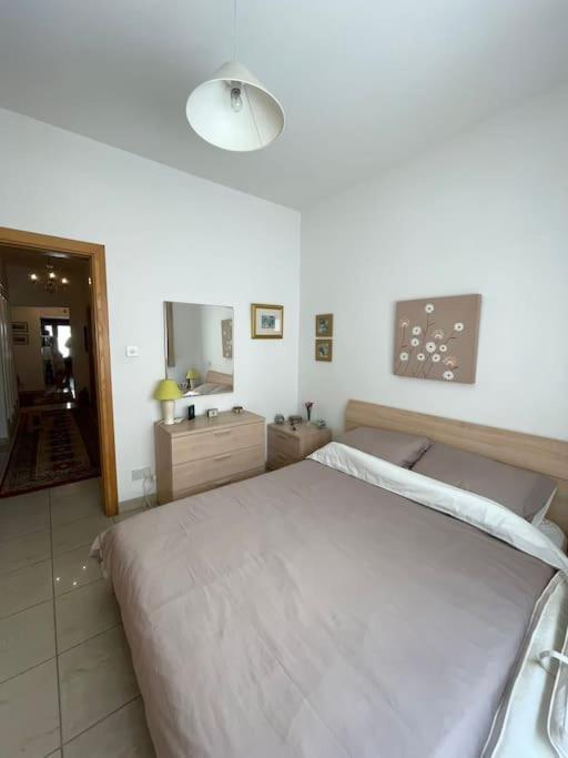 Lovely, Modern, Bright Maisonette. Heart Of Sliema Eksteriør billede